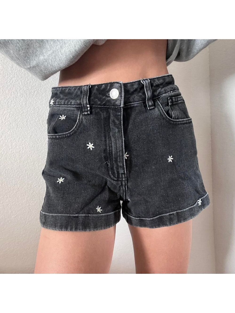 Pacsun Black Floral Embroidered Denim Jean Shorts Size 25